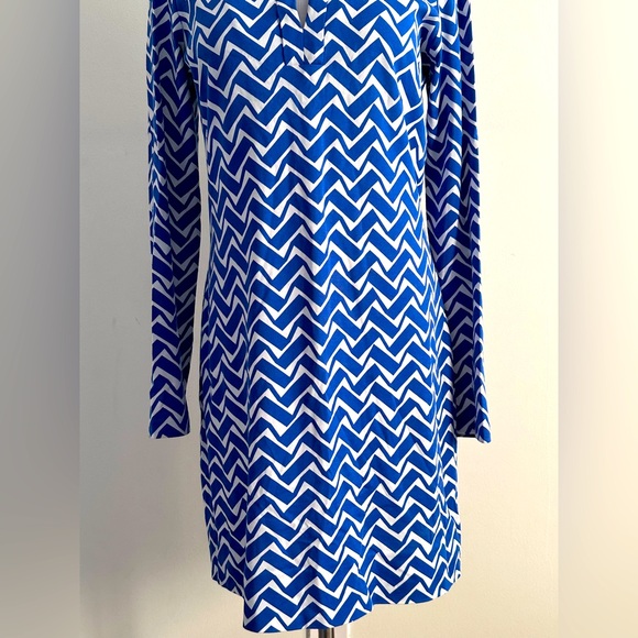 DIANE VON FURSTENBERG || Reina Chevron Printed Dress. Sz. 8 - Picture 5 of 15